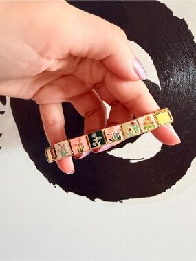 Gold Tone Tulips and Florals Italian Charm Bracelet
